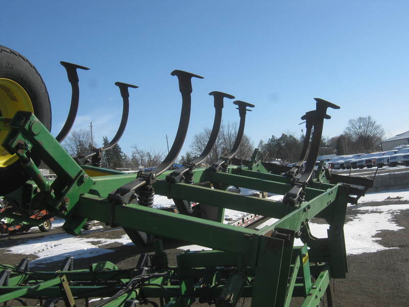 Cultivators  John Deere 960 Cultivator Photo